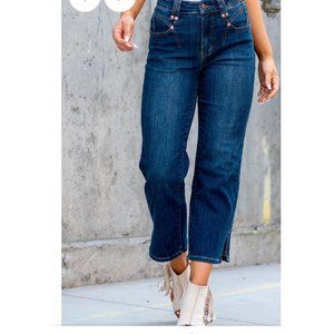Judy Blue Alta High Rise Cropped Straight Leg 1/25
